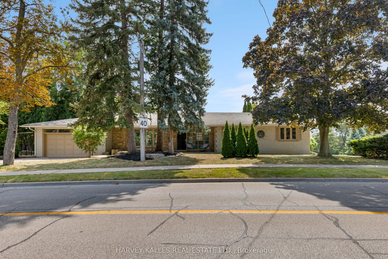 215 Edenbridge Drive — photo 2