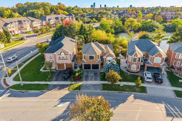 4 Leeward Drive