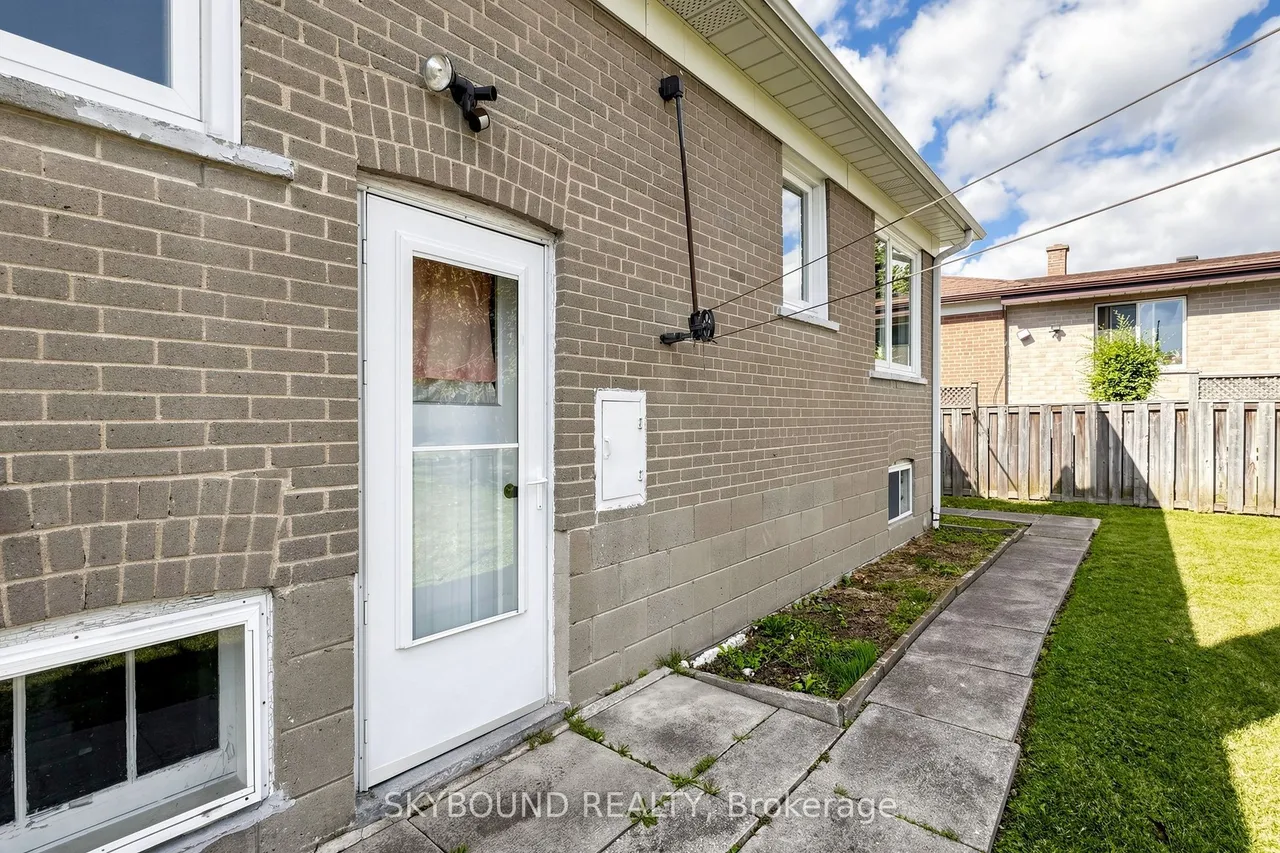 13 Liscombe Road — photo 30