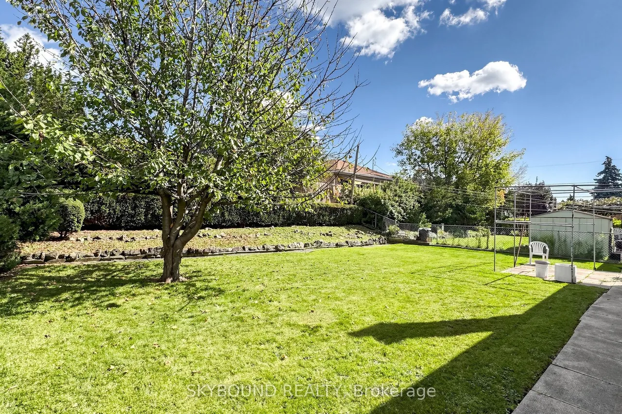 13 Liscombe Road — photo 29