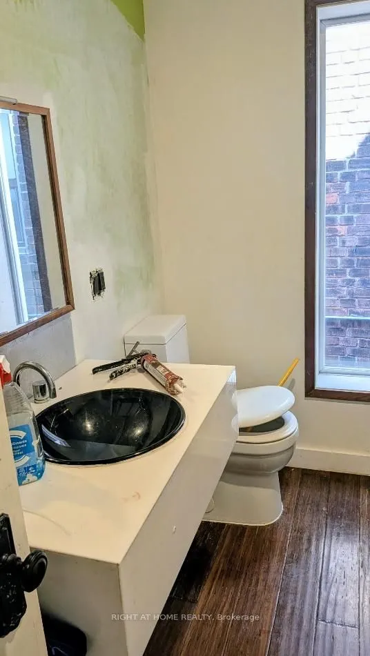 160 Rosemount Avenue — photo 3