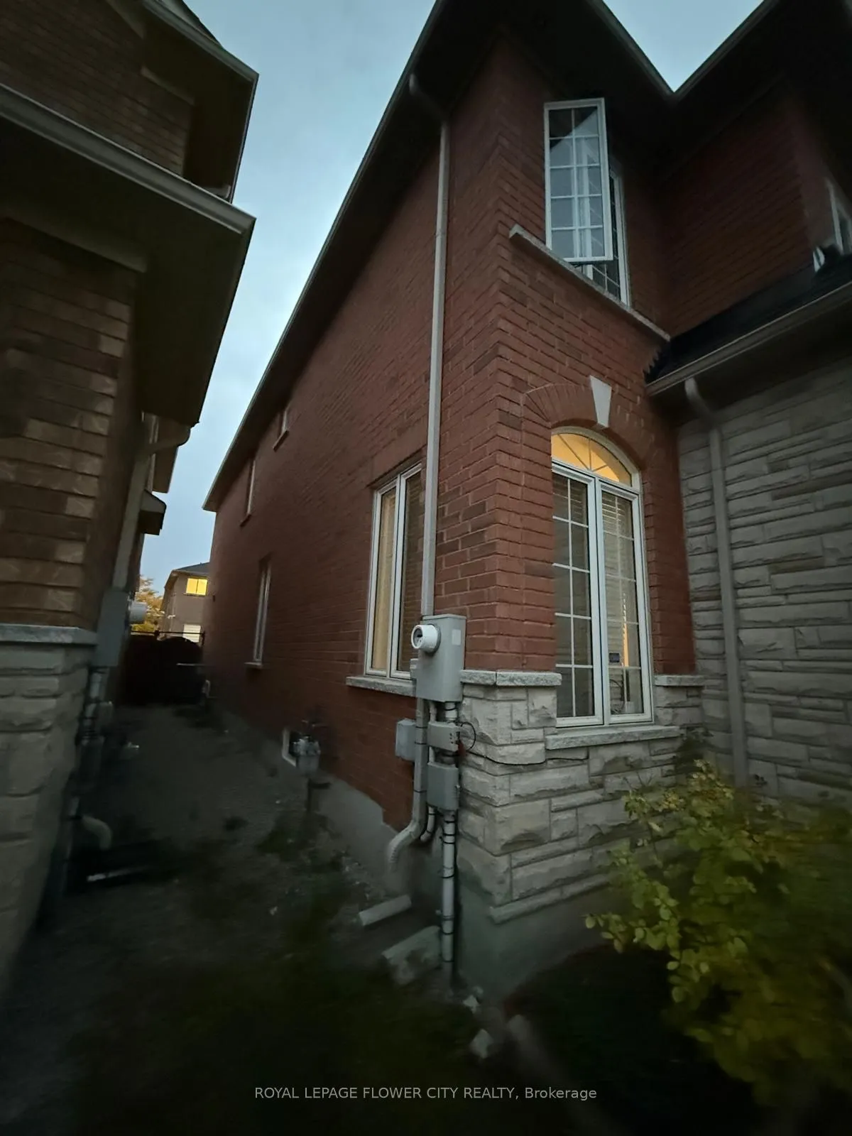 41 Cape Dorset Crescent — photo 2