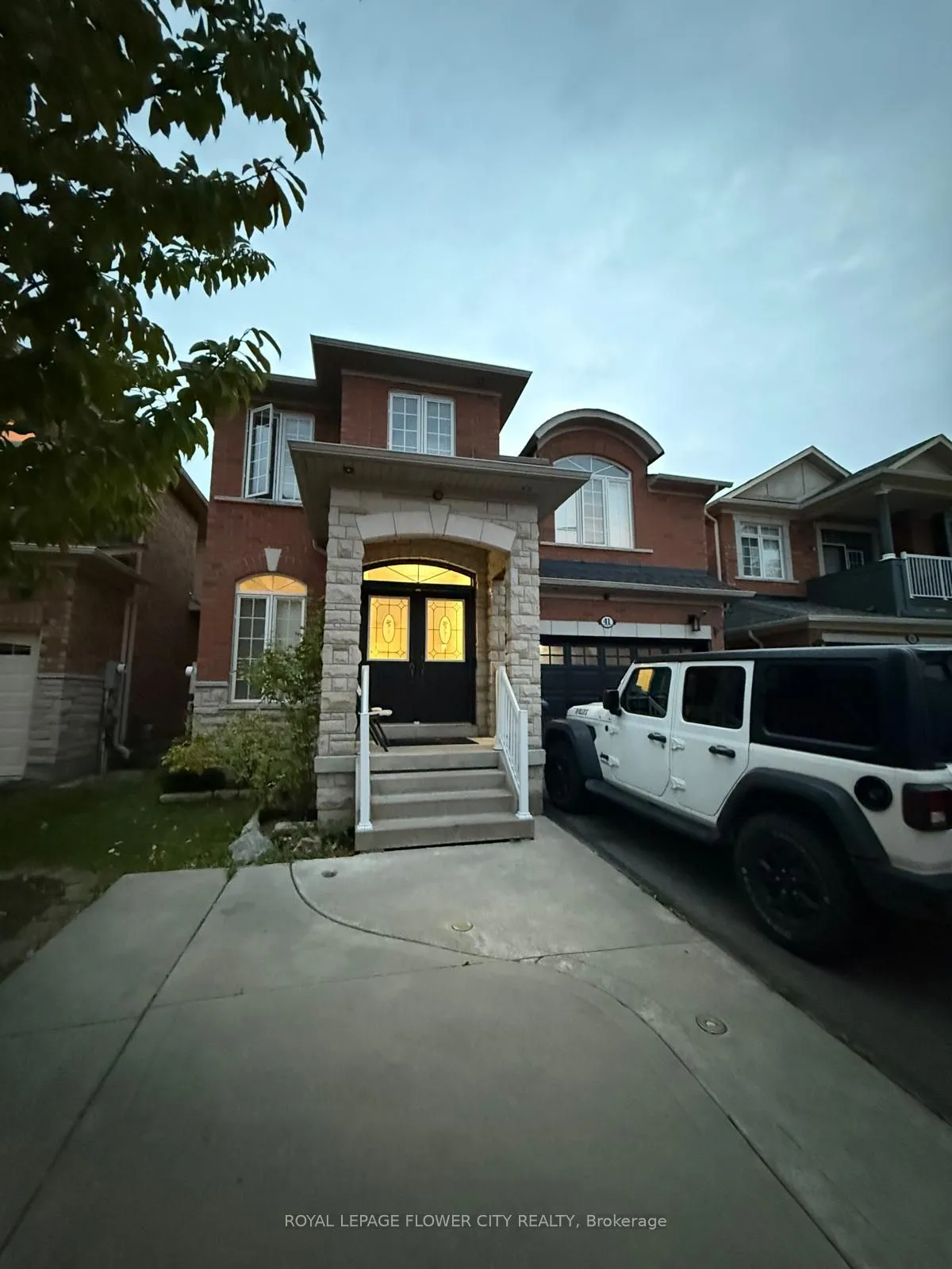 41 Cape Dorset Crescent
