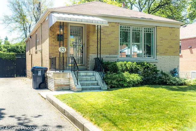 53 Savona Drive