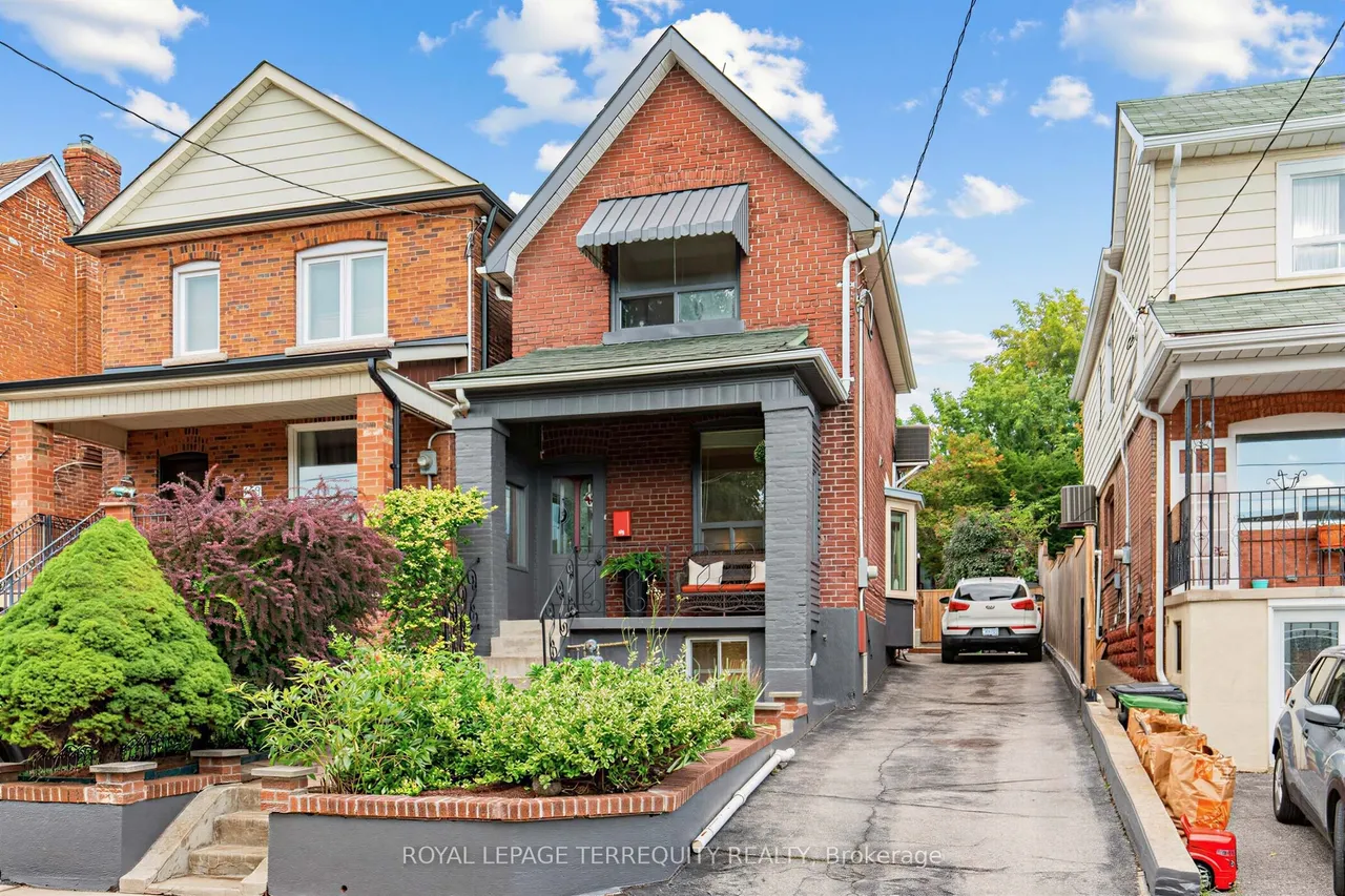 211 Blackthorn Avenue
