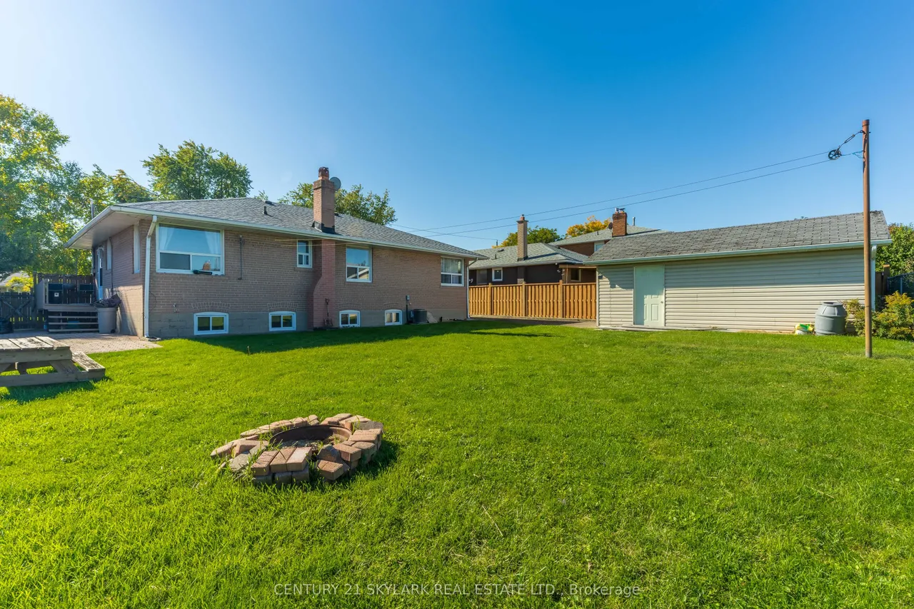24 Aura Lea Boulevard — photo 38
