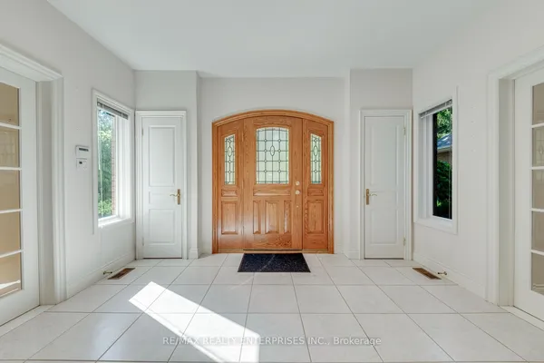 1599 Glenburnie Road — photo 2