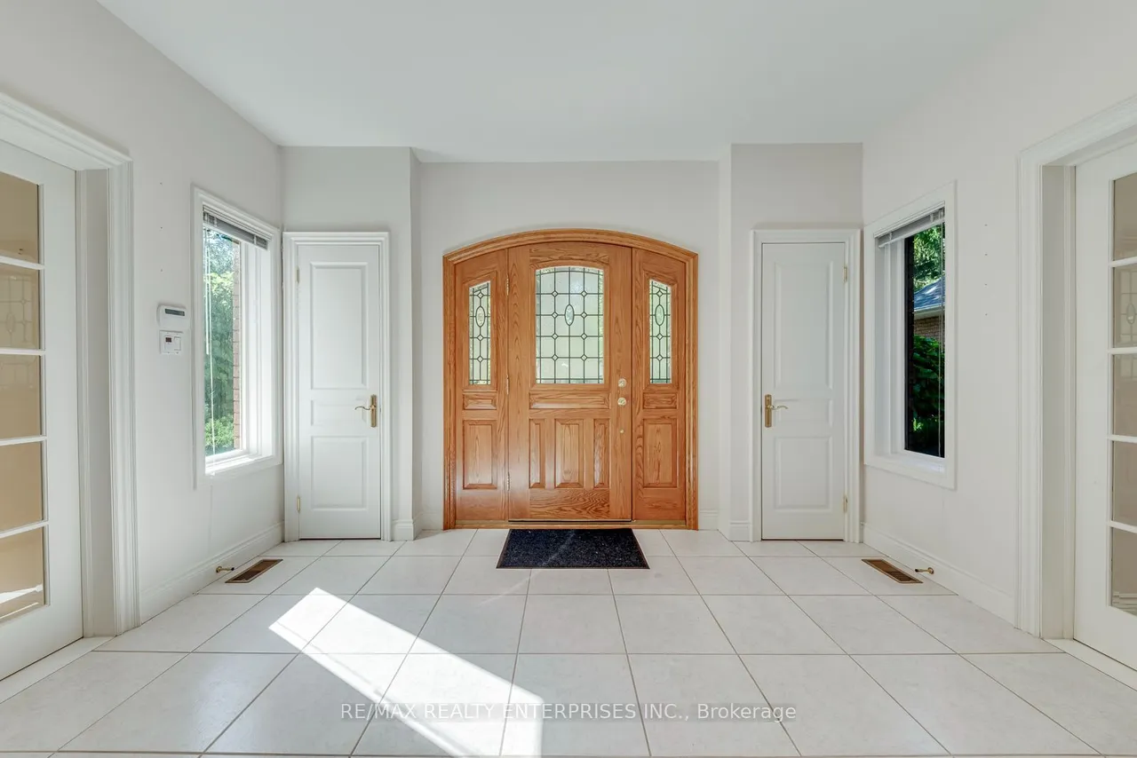 1599 Glenburnie Road — photo 2