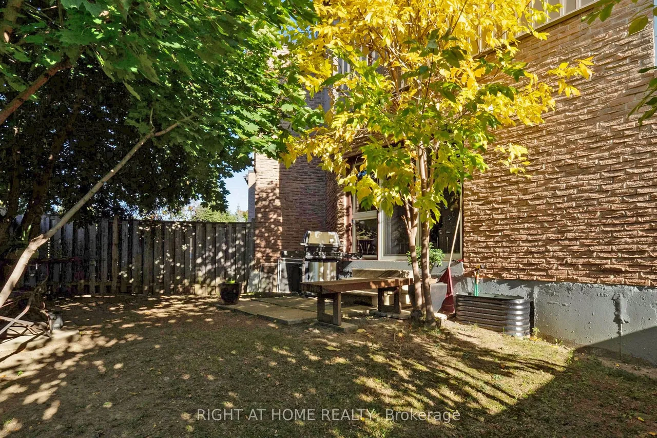 400 Bloor Street, Unit 6 — photo 27