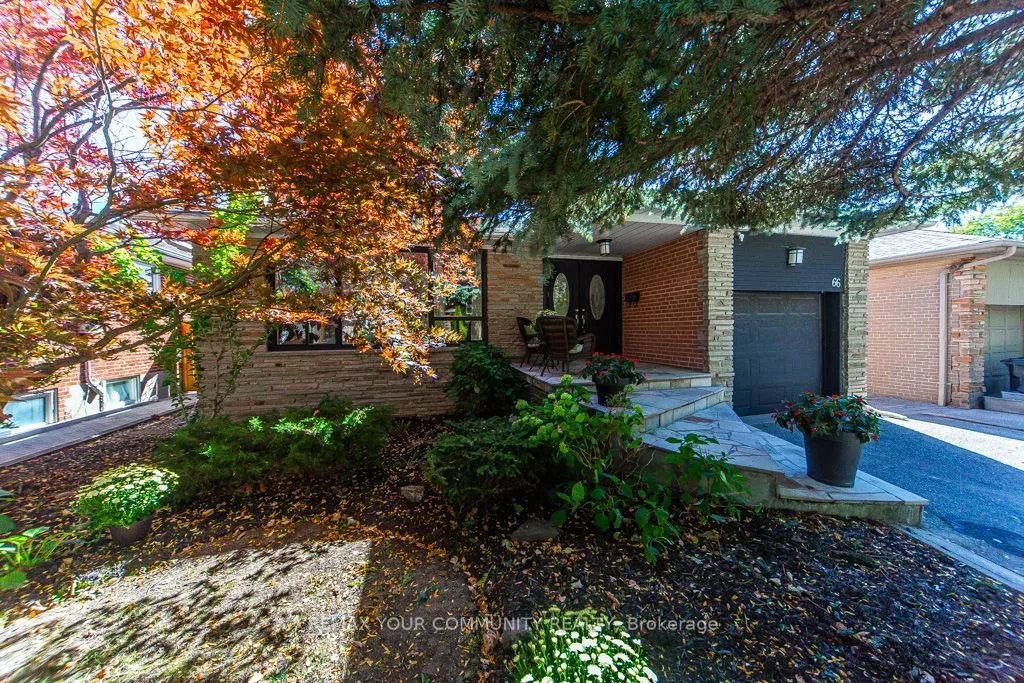 66 Decarie Circle — photo 2