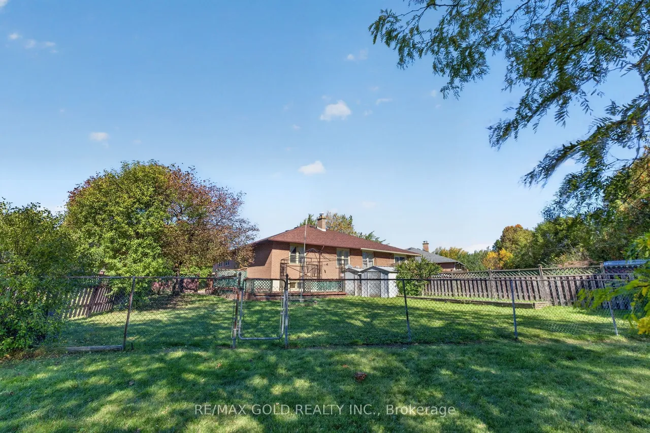 27 Alderbury Crescent — photo 2