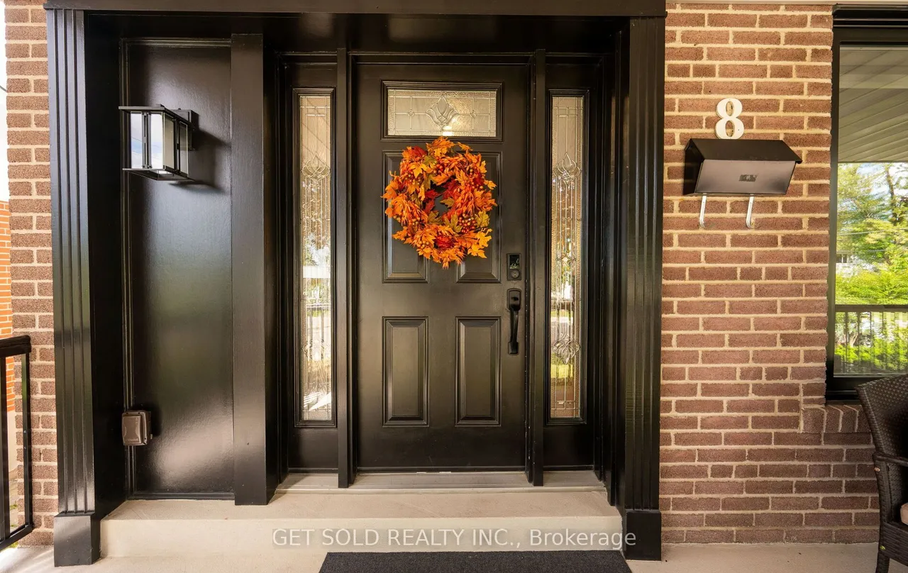 8 Hackmore Avenue — photo 2