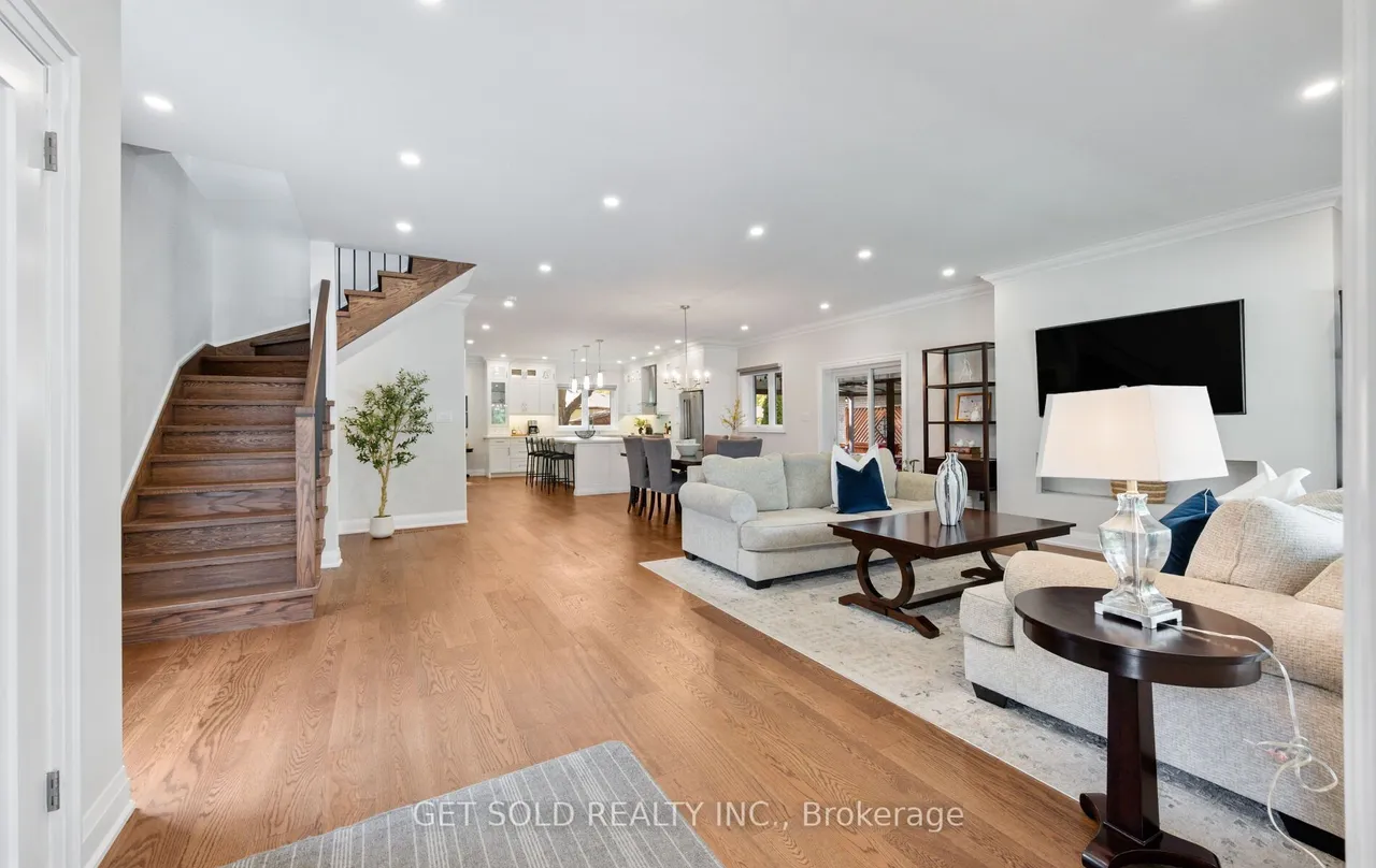 8 Hackmore Avenue — photo 3