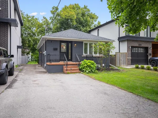 65 Woodbury Road