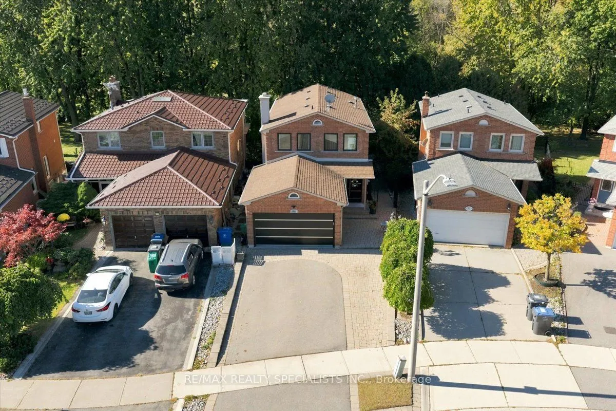 1131 Highgate Place — photo 2
