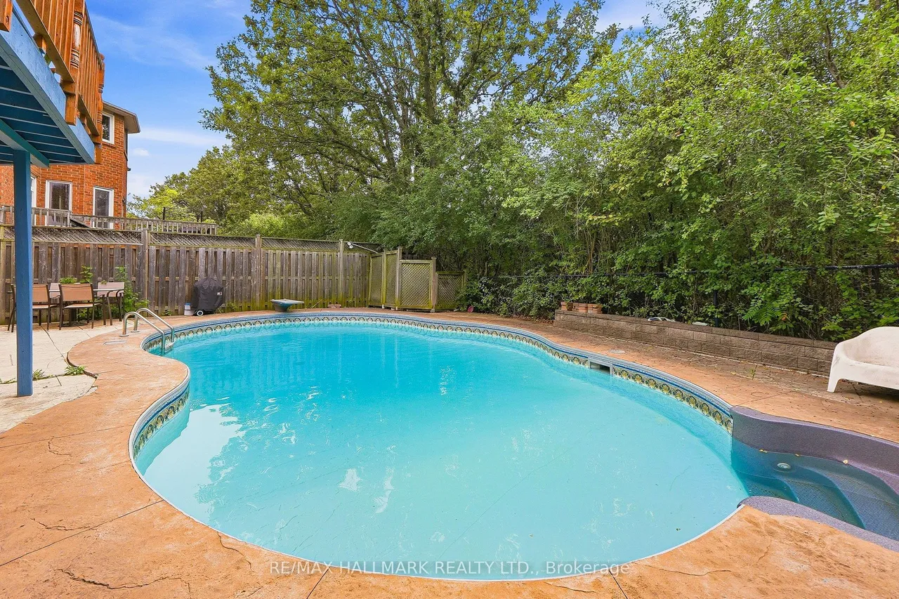 1246 Winterbourne Drive — photo 39