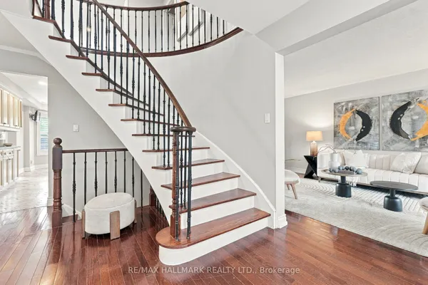 1246 Winterbourne Drive — photo 2