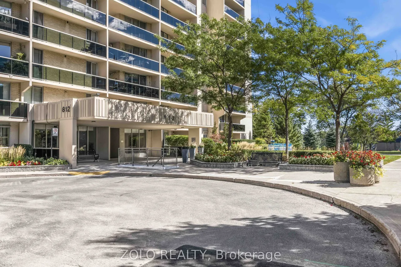 812 Burnhamthorpe Road, Unit 2003 — photo 3