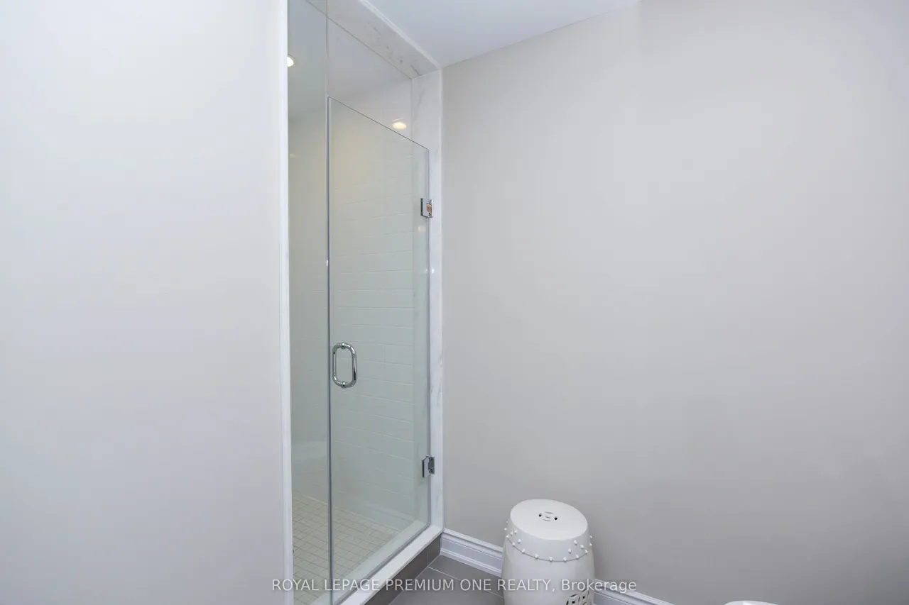 6A ACORN Avenue — photo 32