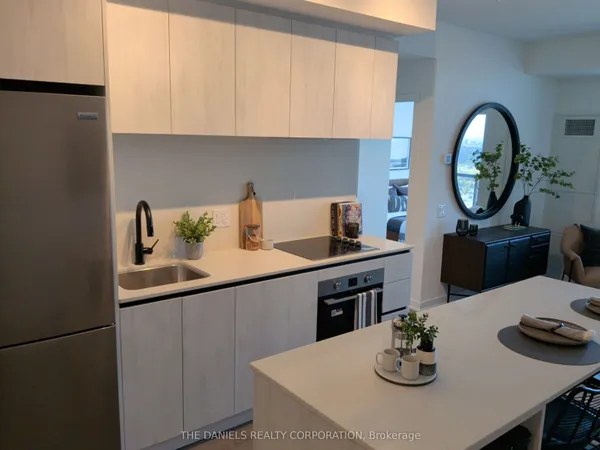 2495 Eglinton Avenue W, Unit 1712