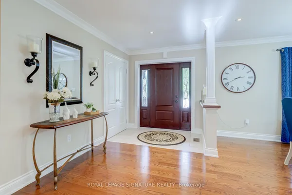 2544 Sharon Crescent — photo 2