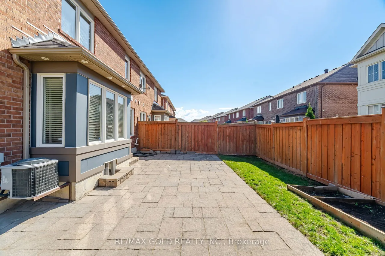 45 Biddens Square — photo 50
