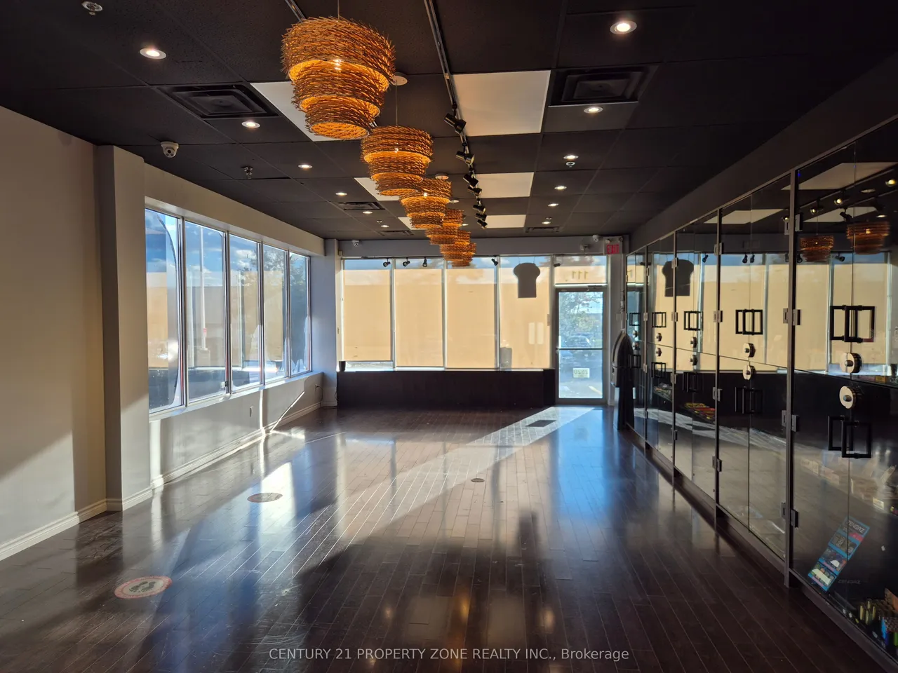 808 Britannia Road — photo 3