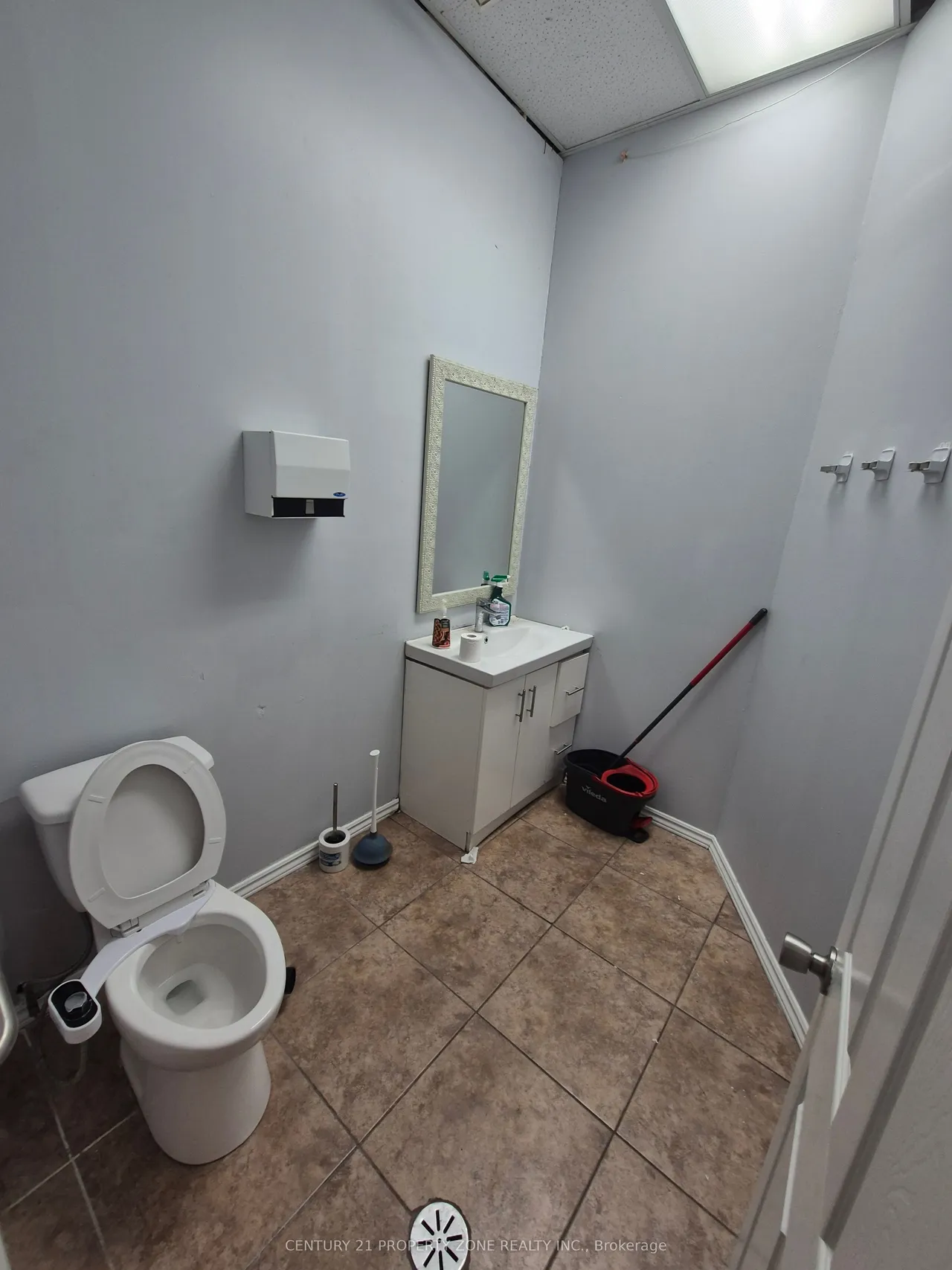 808 Britannia Road — photo 4