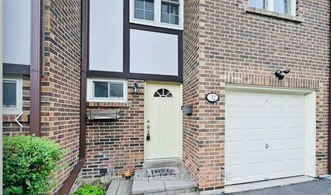2120 Rathburn Road E, Unit 32 — photo 2