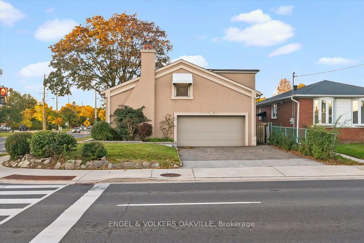 351 Renforth Drive — photo 2