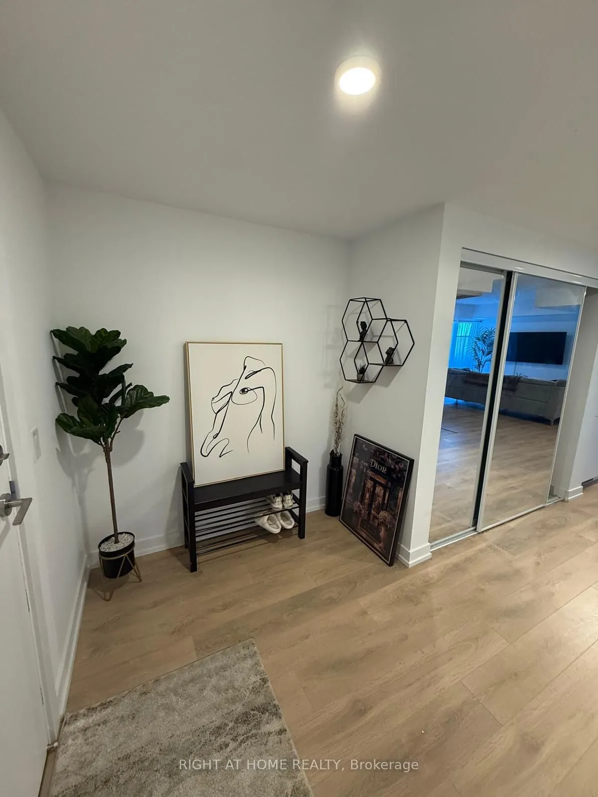 1100 Sheppard Avenue W, Unit 905
