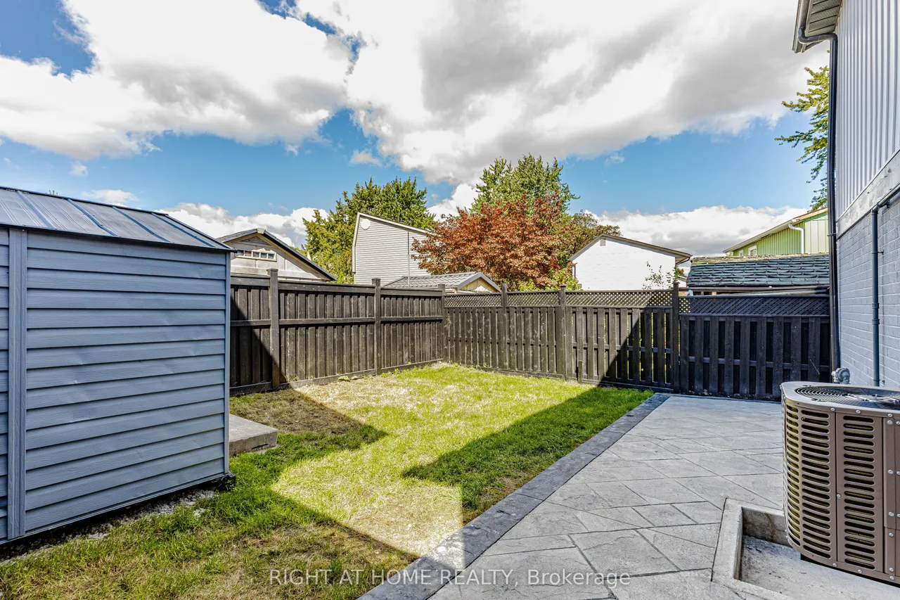 8 Hazelglen Court — photo 49