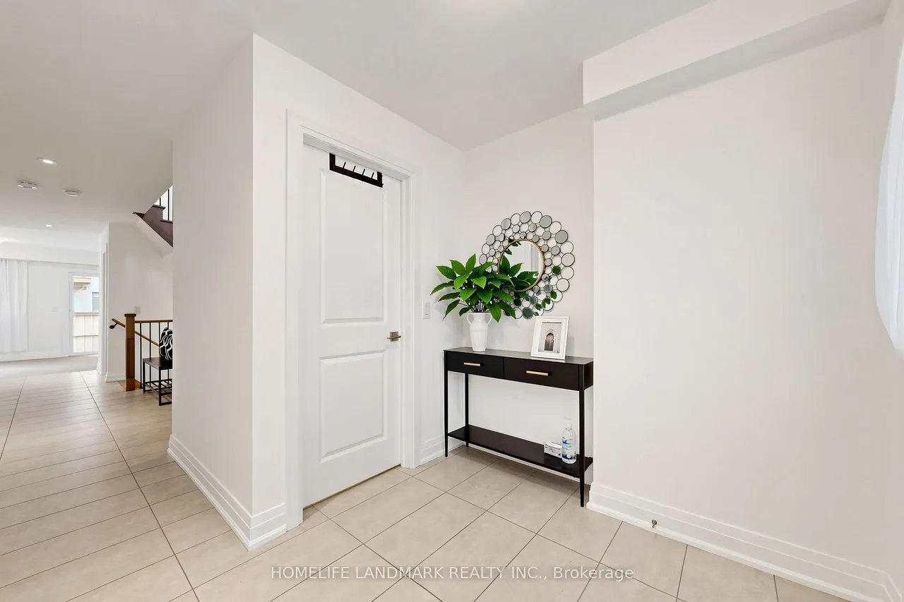 1669 Vellore Crescent — photo 3