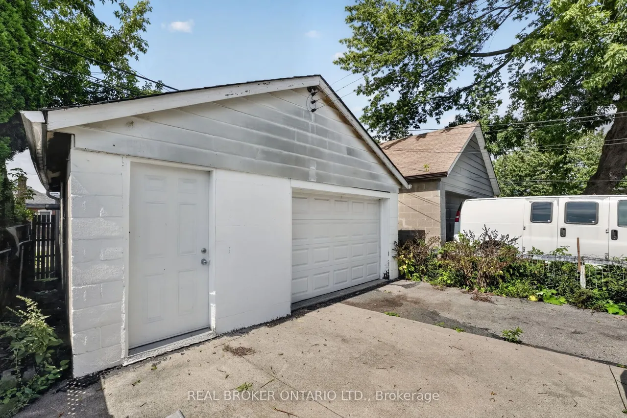 238 Chambers Avenue — photo 49