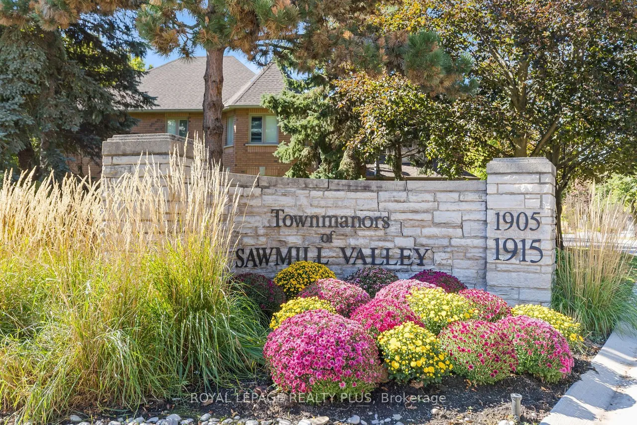 1915 Broad Hollow Gate, Unit 120 — photo 46