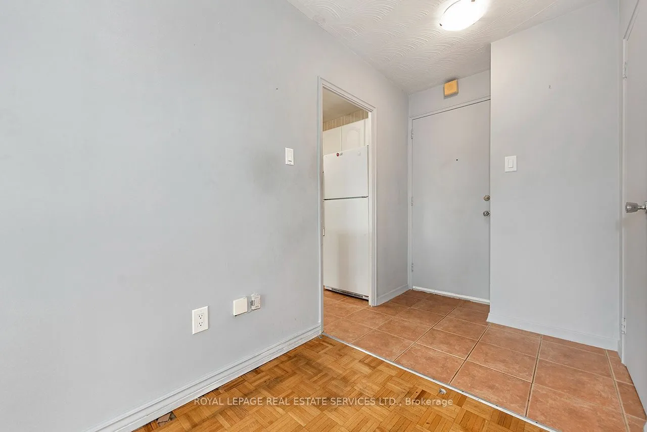 785 Browns Line, Unit 305 — photo 3