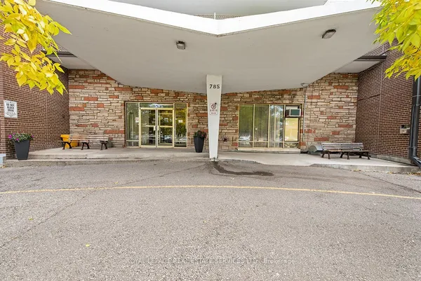 785 Browns Line, Unit 305