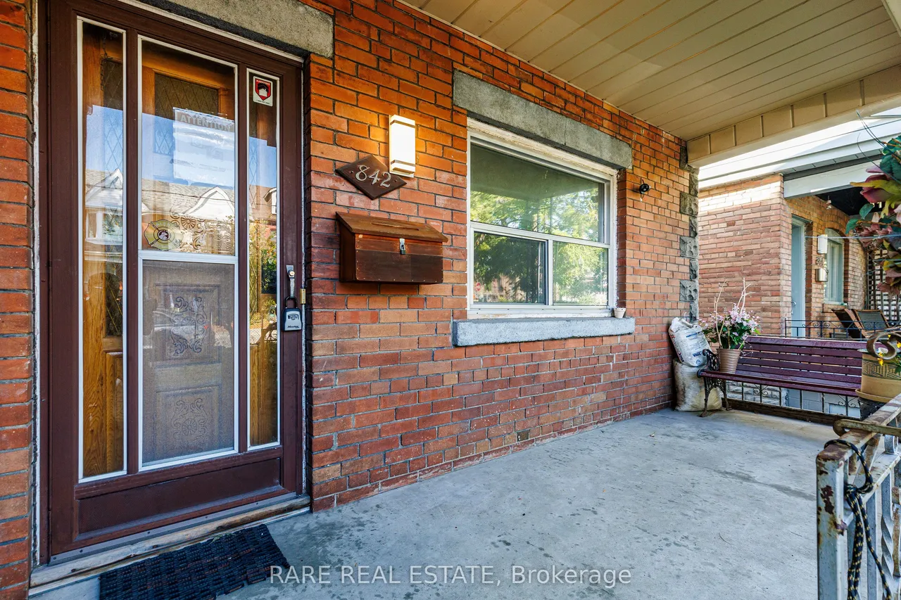 842 Shaw Street — photo 2
