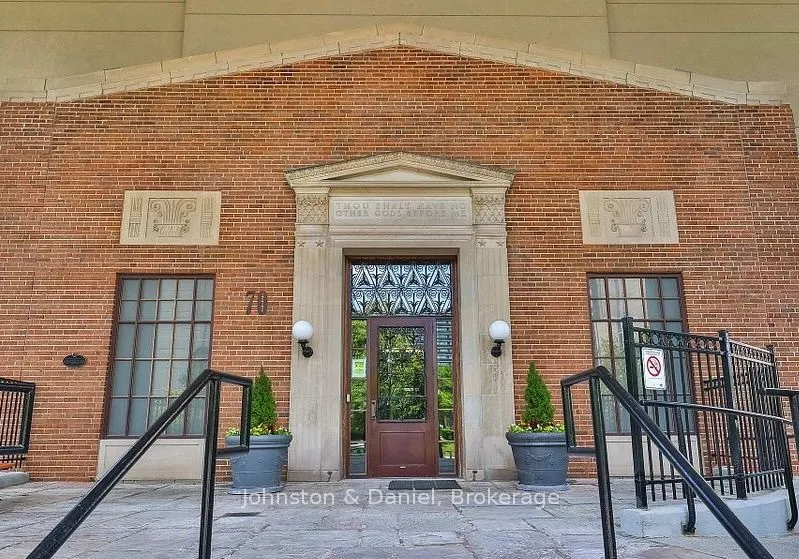 70 High Park Avenue, Unit 503 — photo 2