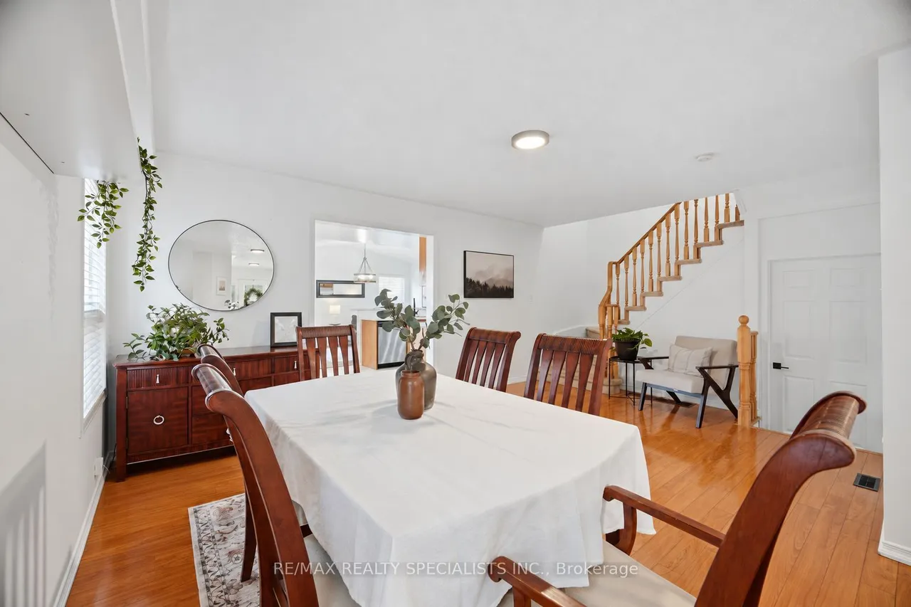 30 Passfield Trail — photo 3