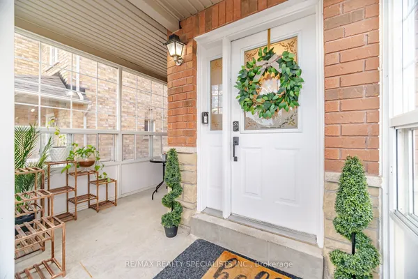 30 Passfield Trail — photo 2