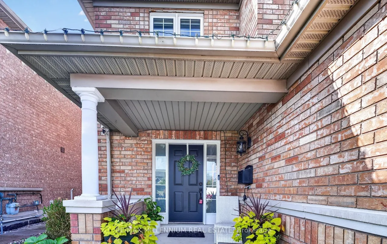 262 Brisdale Drive W — photo 3