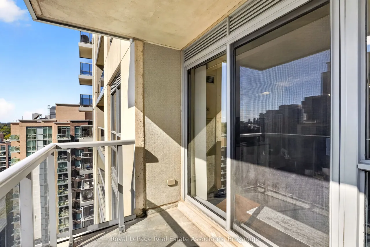 5 Michael Power Place, Unit 1804 — photo 39