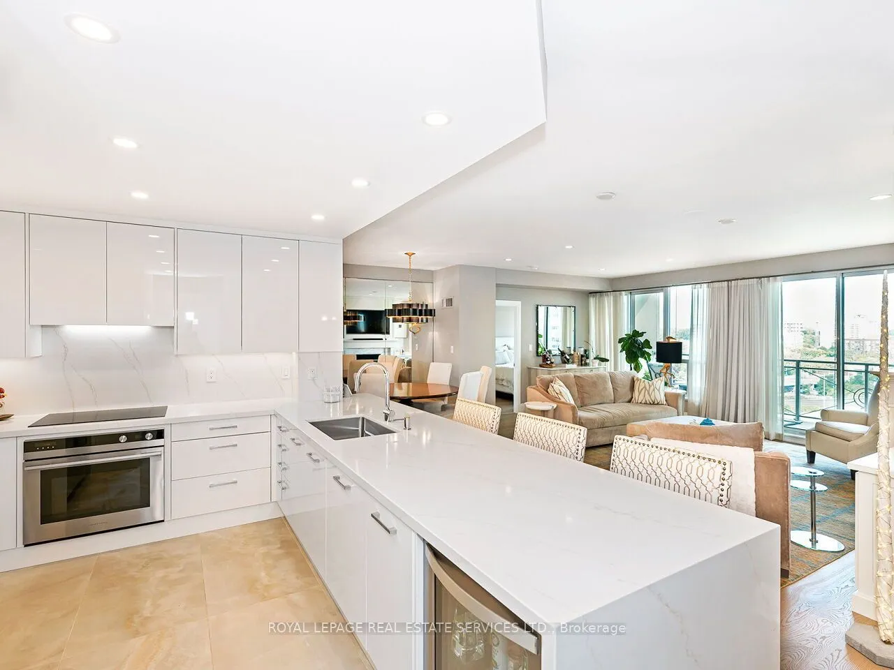 88 Palace Pier Court, Unit PH201