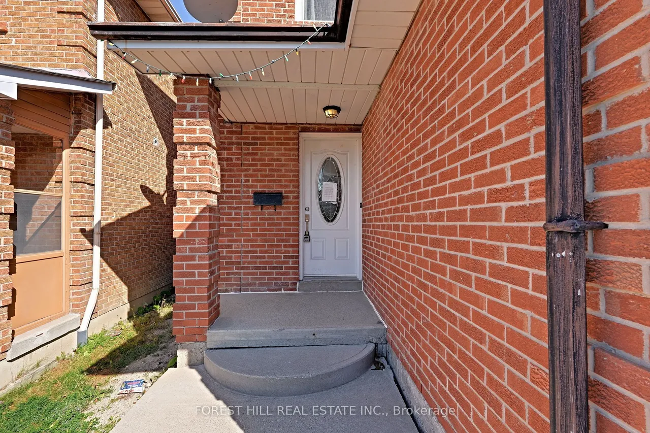 27 Saturn Drive — photo 2