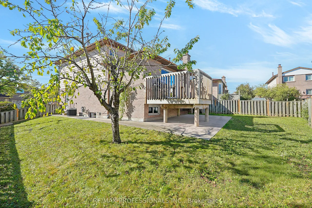 43 Franca Crescent — photo 45