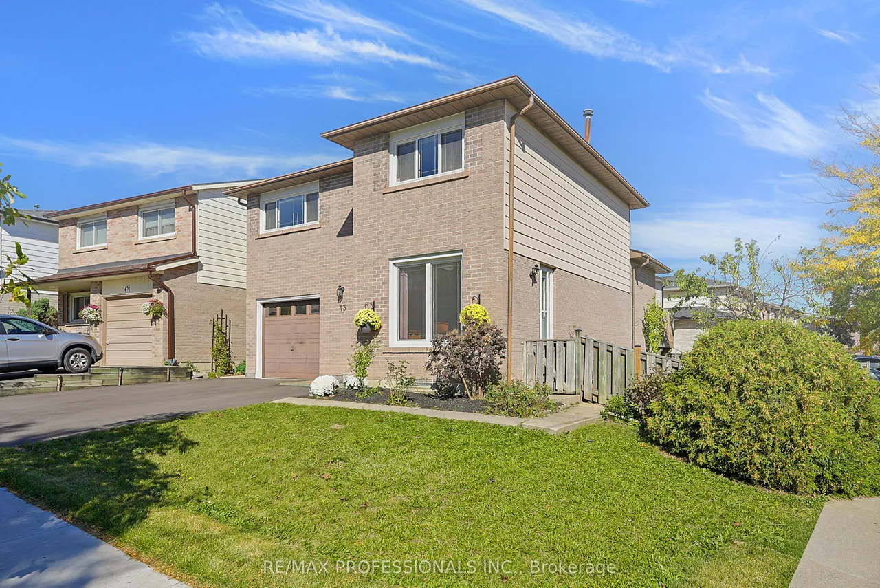 43 Franca Crescent — photo 2