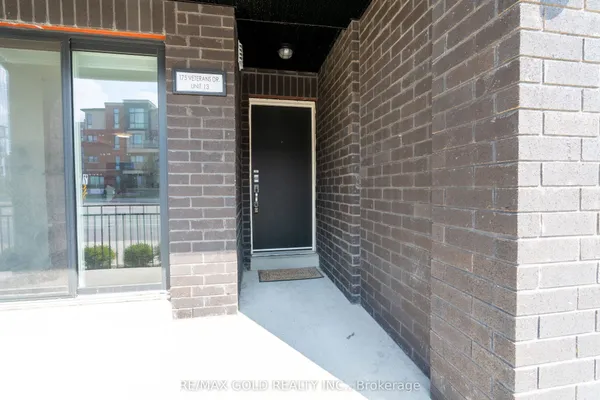 175 Veterans Drive, Unit 13 — photo 2