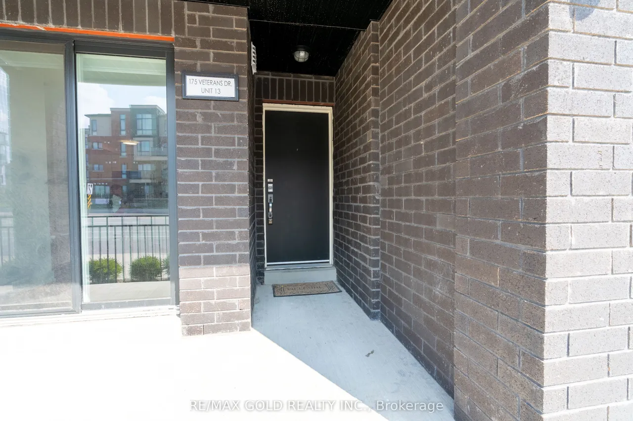 175 Veterans Drive, Unit 13 — photo 2
