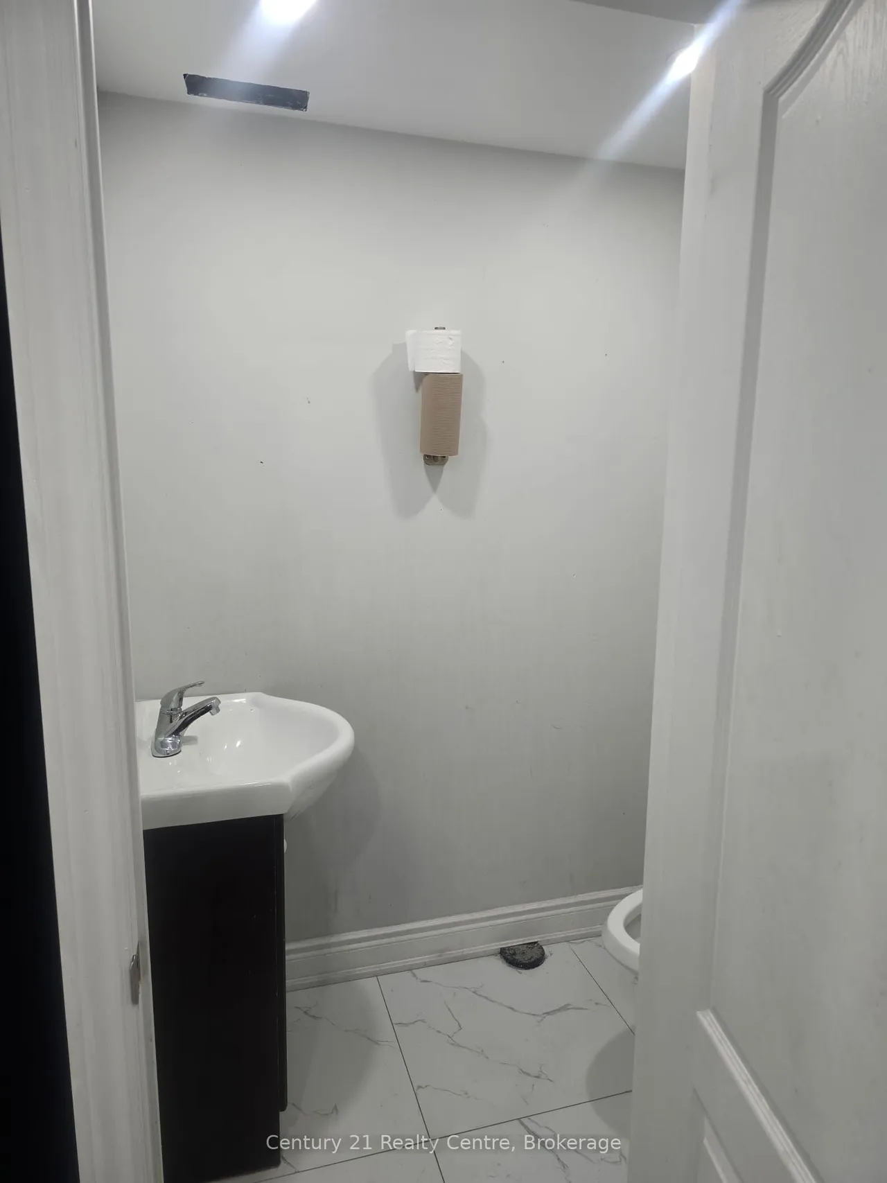 341 Parkhurst Square, Unit 4 — photo 3